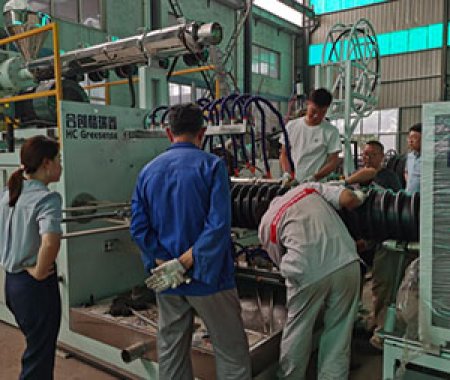 克拉管纏繞設(shè)備研發(fā)成功按客戶要求完成驗(yàn)收