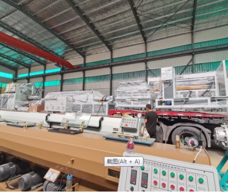 雙螺桿異型中空壁設(shè)備發(fā)貨河南